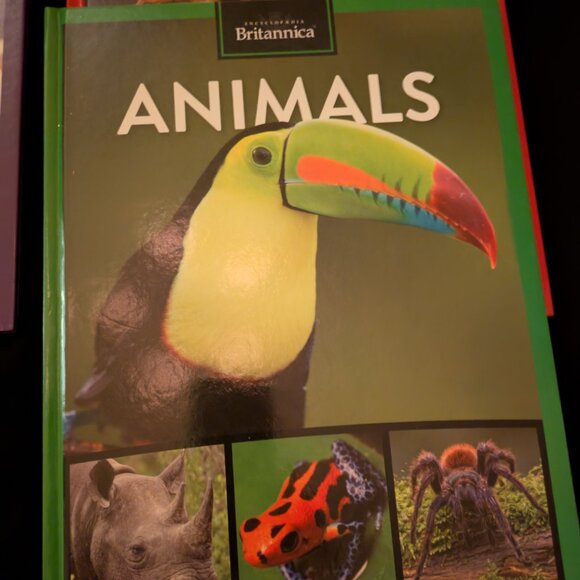 Encyclopedia Britannica Children's Book Bundle of 5 - Picture 5 of 12